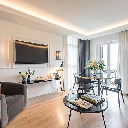 Szálloda Serras 5*